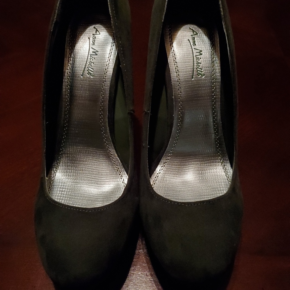 Shoes - Picture 2 of 2